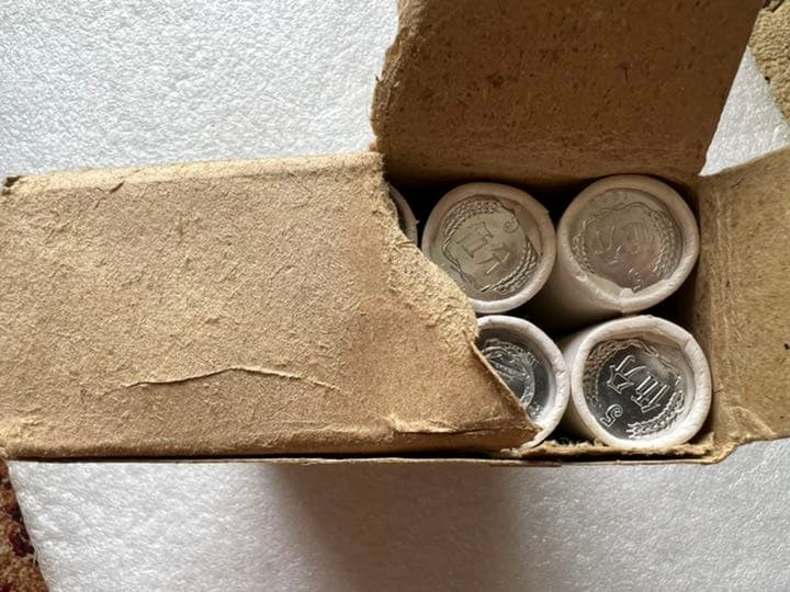 A1657【特年・珍品・中国・未開封】1988年5分玉棒金硬貨1本(50枚)