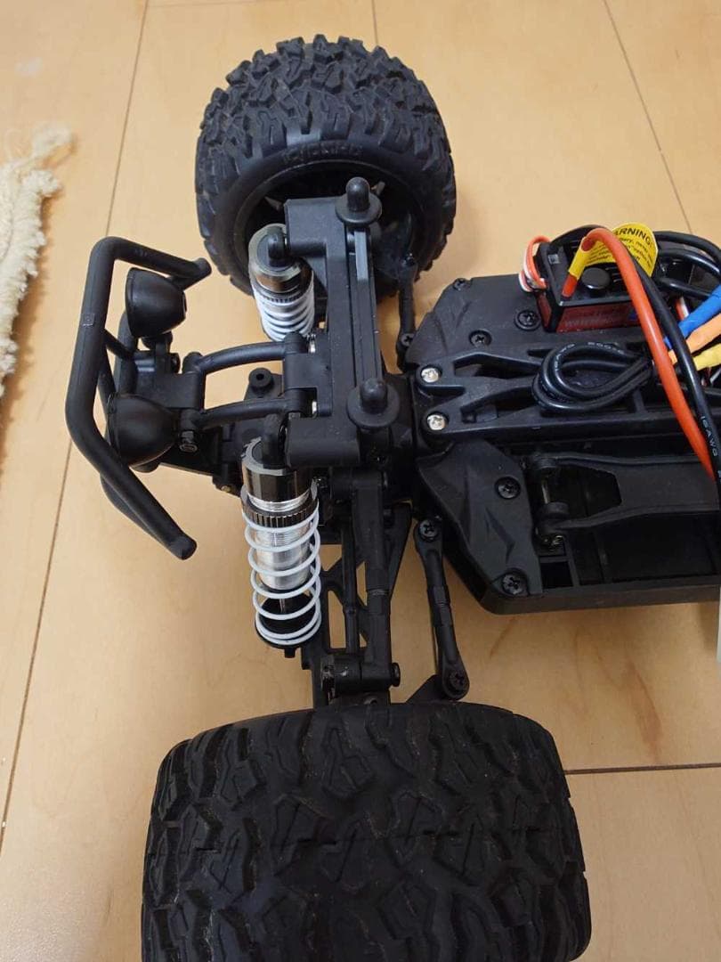 【部品どり用】2015年製　京商　MAD BUG 電動ラジコンカー