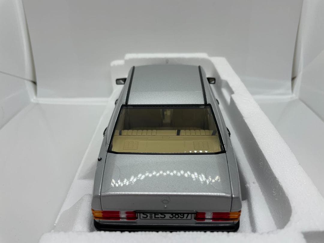 304-033 ノレブ 1/18 メルセデスベンツ 190E 1982