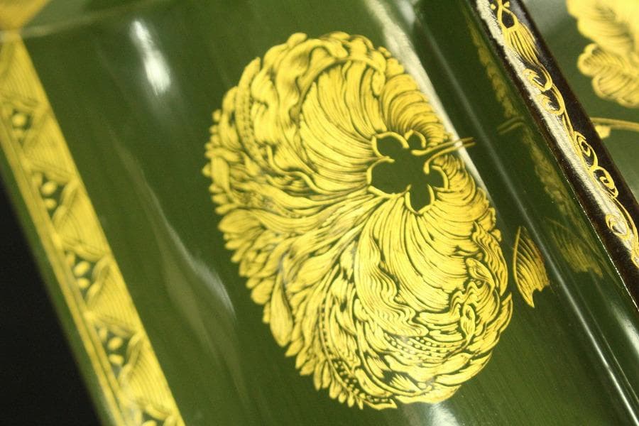 沈金 花紋 六角 蓋物(ZE496)