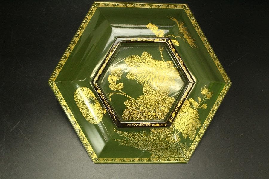 沈金 花紋 六角 蓋物(ZE496)