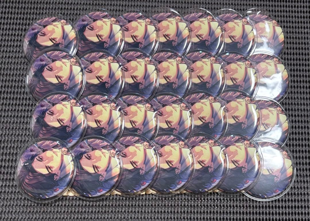 ピンズ・ピンバッジ・缶バッジ moa