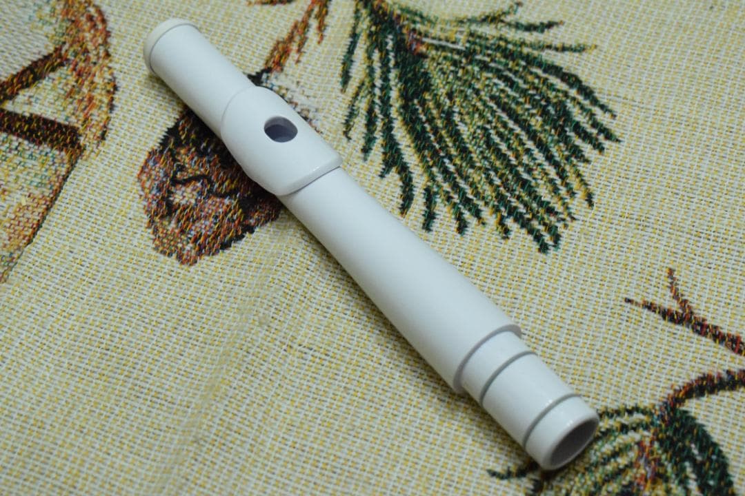 プラスチックフルート nuvo Student Flute