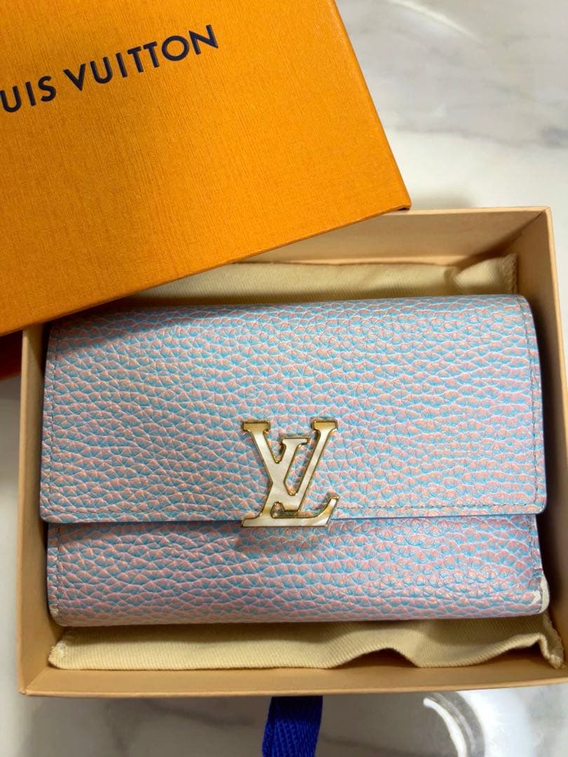 ルイヴィトン ポルトフォイユ カプシーヌ コンパクト サマー