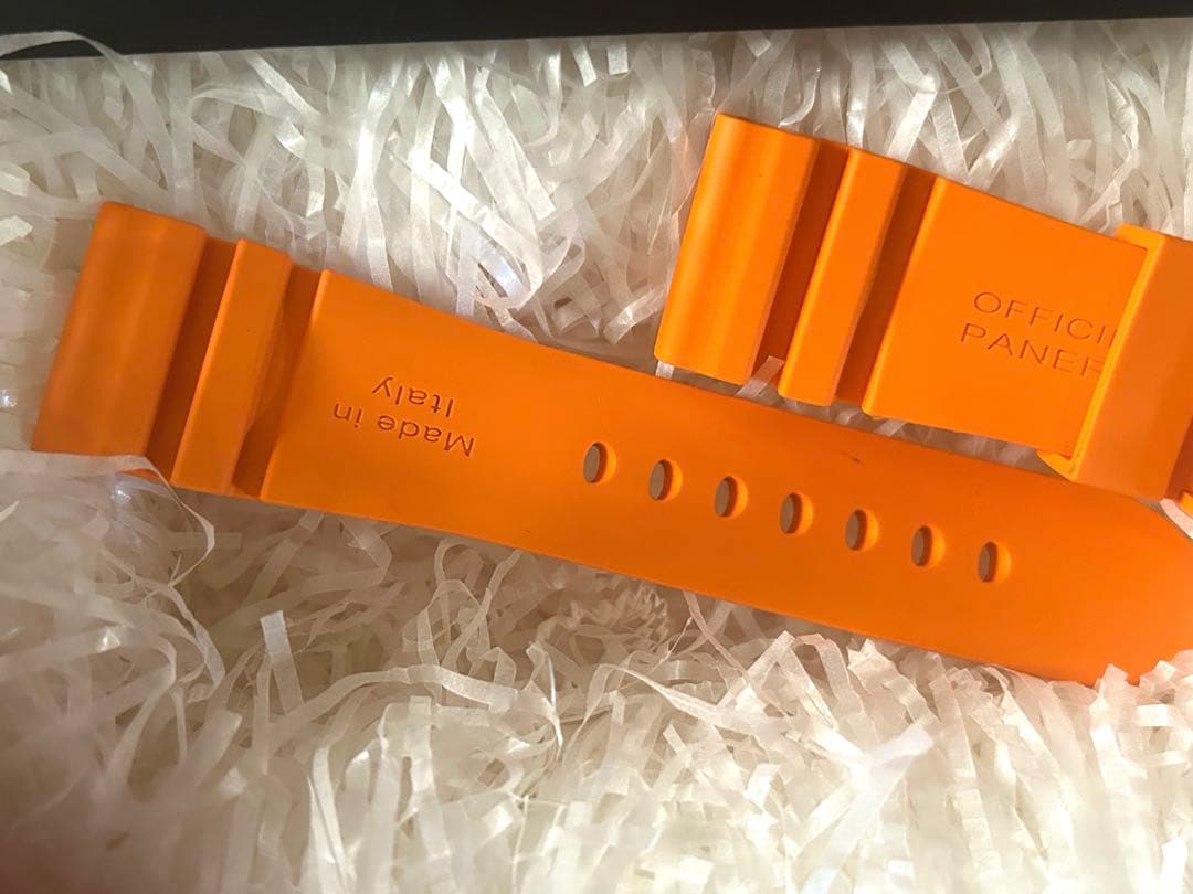 パネライ　ラバーベルト　新品未使用　正規品　今週までセール価格！