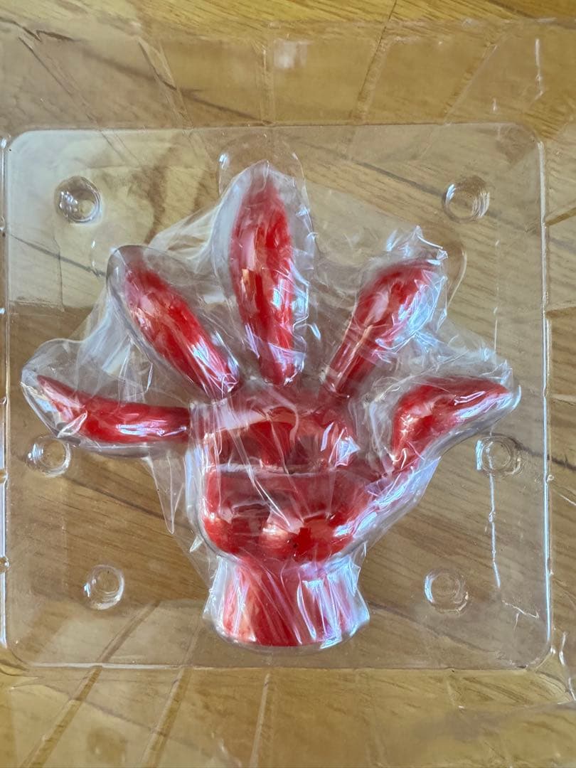 海洋堂　岡本太郎　『呼ぶ-赤い手』 1981年　大日本住友製薬