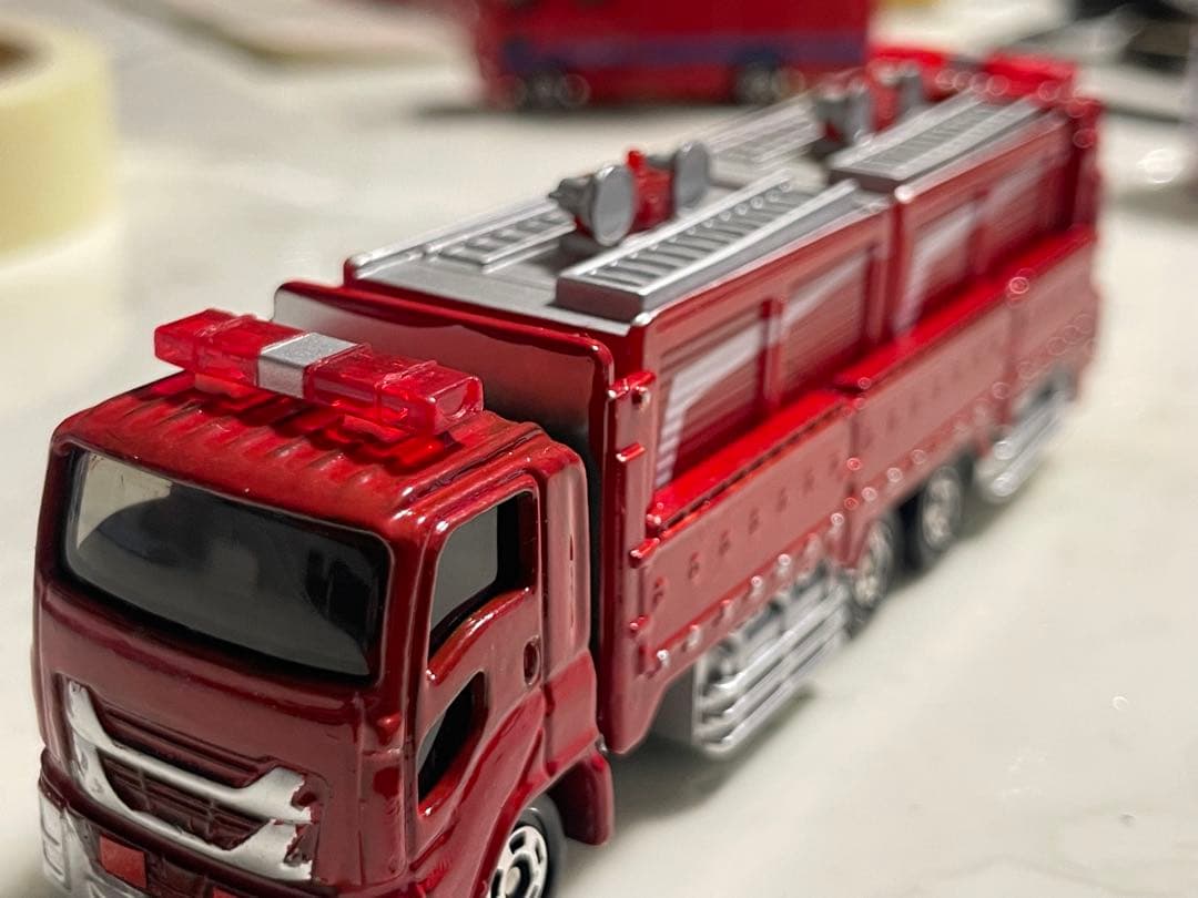 改造消防トミカ　大型高度特殊救助車