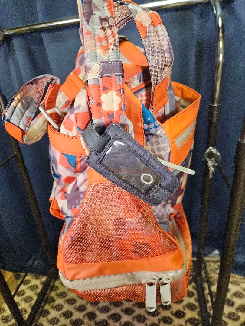 LeSportsacとステラ・マッカートニーのコラボレーションバッグ 旅行用品