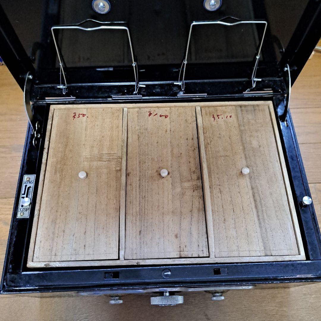 レトロ・アンティーク手提げ金庫 YAMATO CASH BOX カギ付き