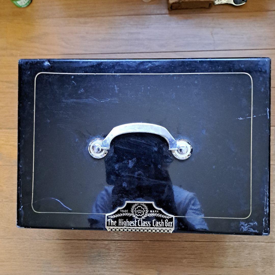 レトロ・アンティーク手提げ金庫 YAMATO CASH BOX カギ付き