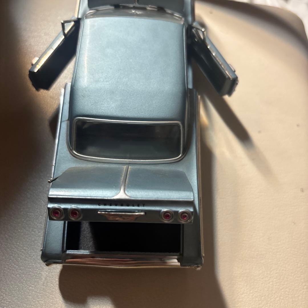 グレー ミニカー 赤色エンジン