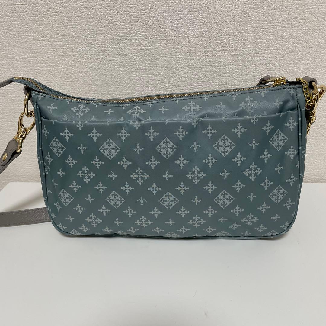 russet ラシット ショルダーバッグ ベアチャーム付き