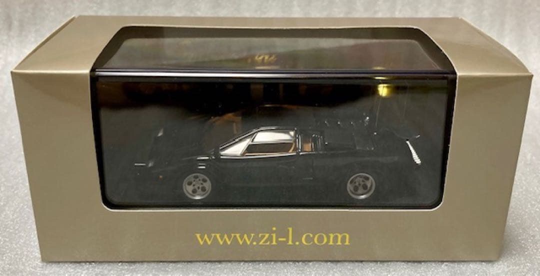 ジール特注1/43ランボルギーニカウンタック12本マフラー仕様 超希少 極