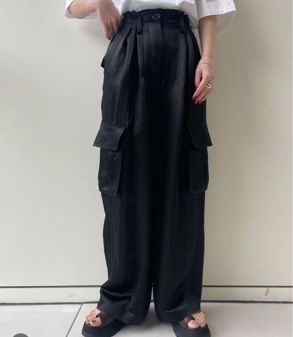 IIROT サテンパンツ