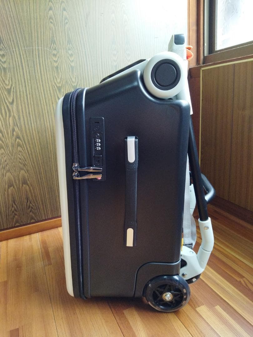 ChicCarry 子供が乗れるキャリーケース（白）未使用