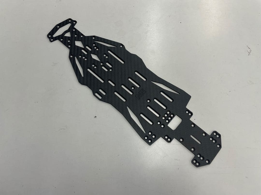 メタルガレージ製 GRK GS2 EVO用カーボンシャーシ＆アッパーデッキ