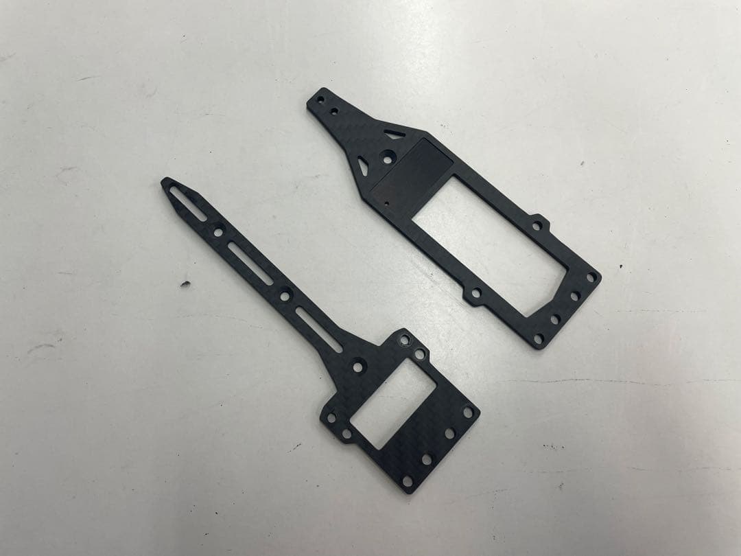 メタルガレージ製 GRK GS2 EVO用カーボンシャーシ＆アッパーデッキ