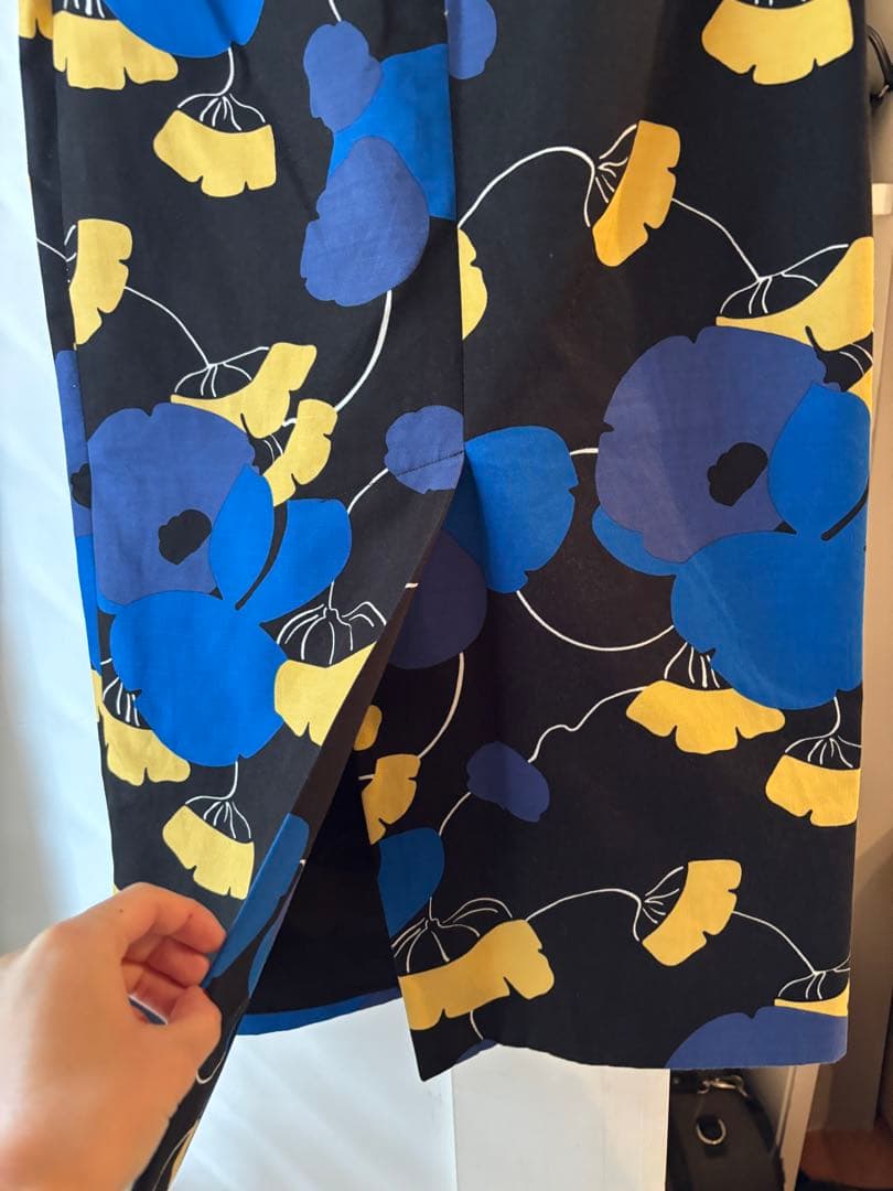 Marni 花柄スカート 黒/青/黄色