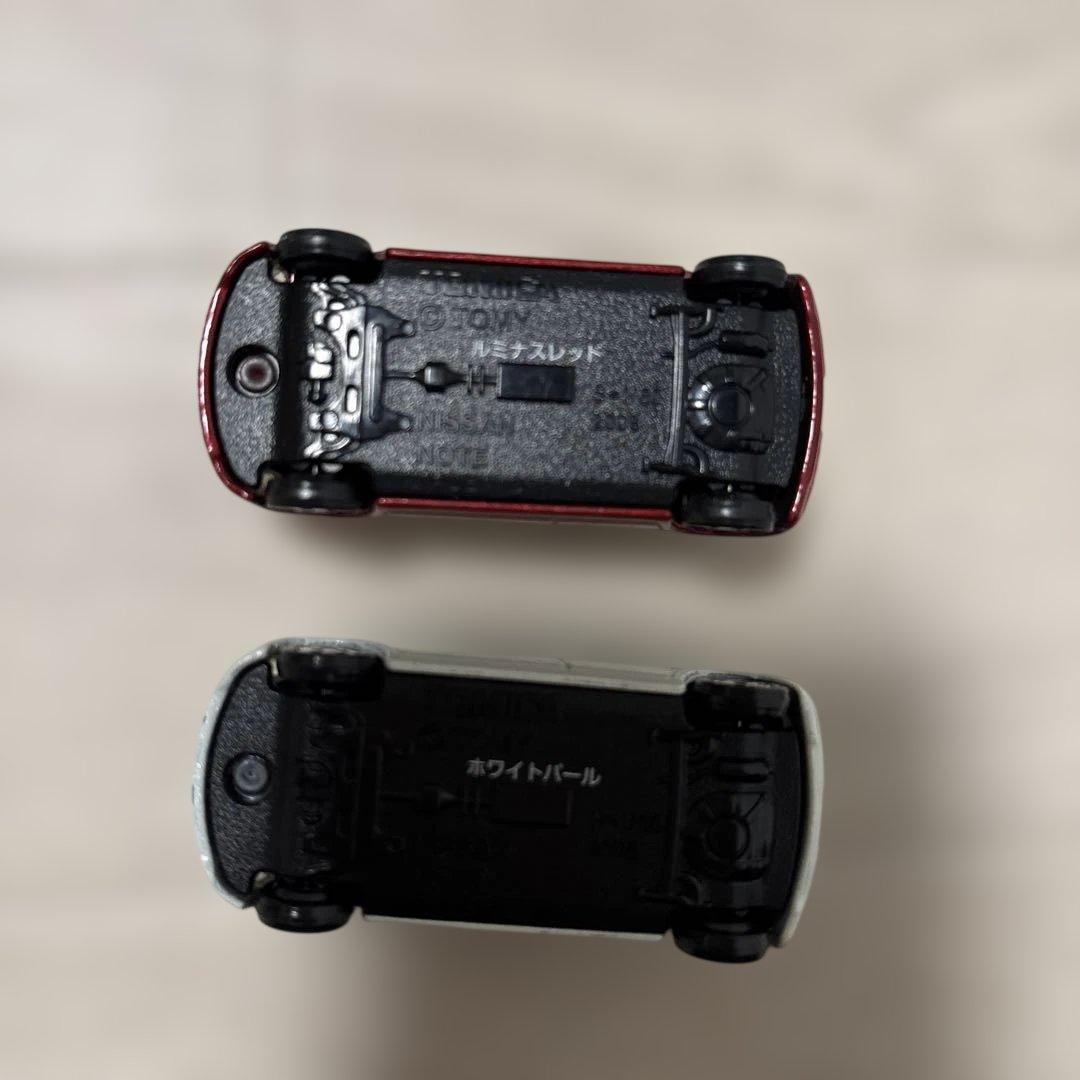 ノート　ティーダ　トミカ　カラーサンプル　NOTE　TIIDA NISSAN