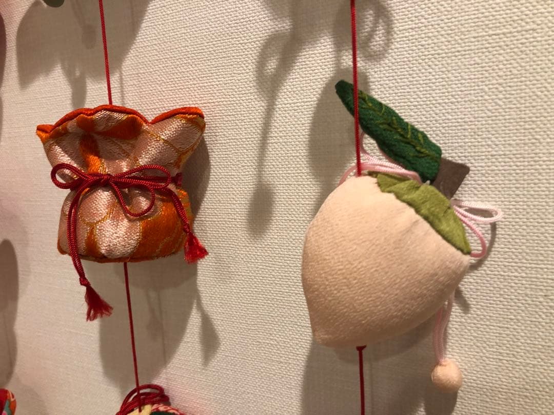 【匿名配送】桃の節句の壁掛け③5蓮　吊るし飾り　吊るし雛