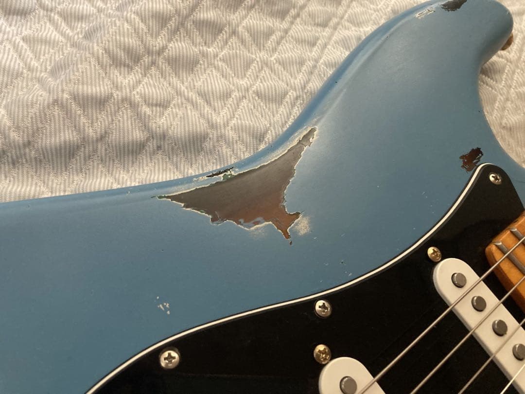 マルチレイヤーストラトタイプ　虎目ネック