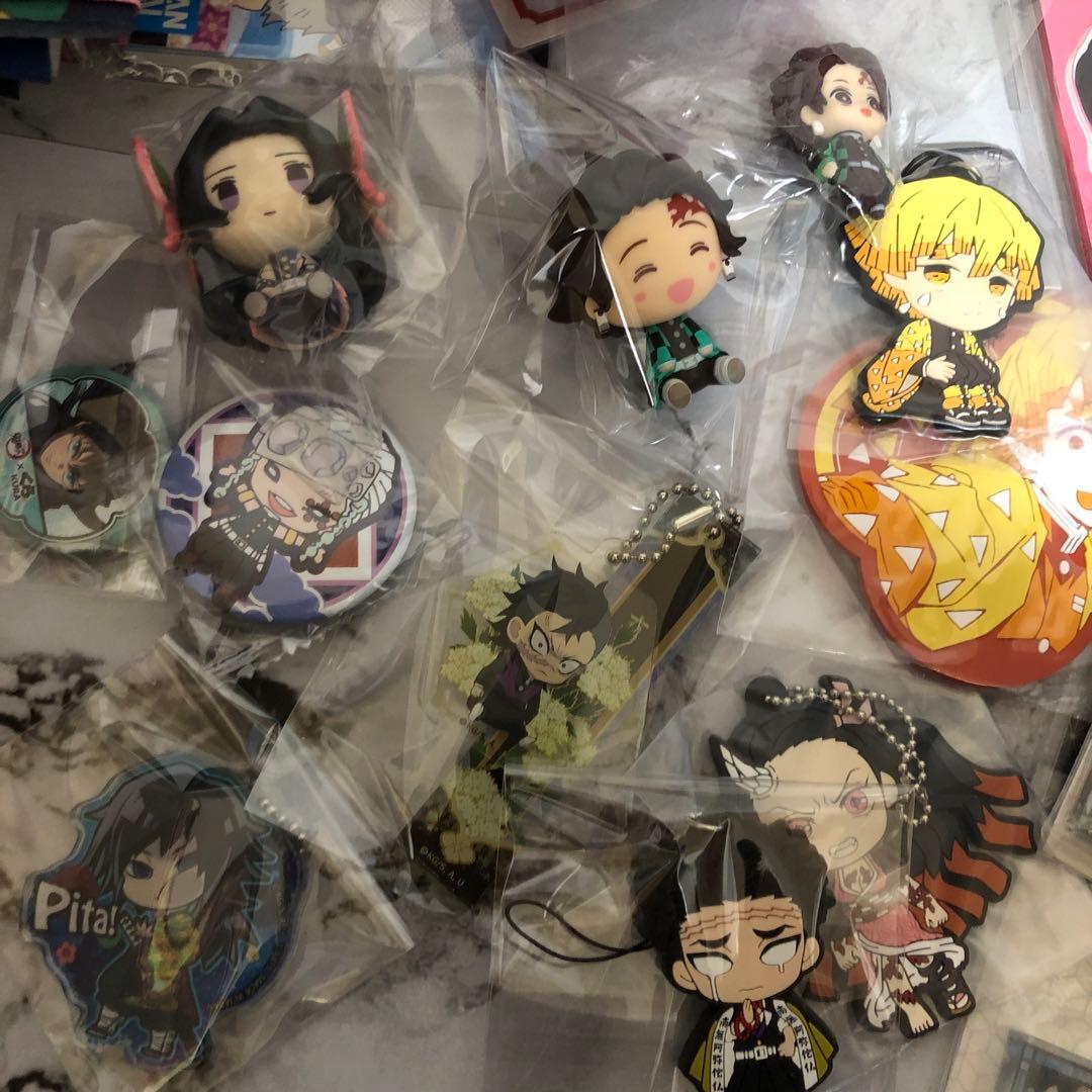 ノンジャンル 大量 まとめ売り アニメグッズ キャラクターグッズ 400点