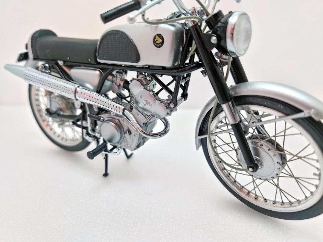 希少 EBBRO ホンダ CR110 ストリート 1962 バイク 精密模型 絶版・未
