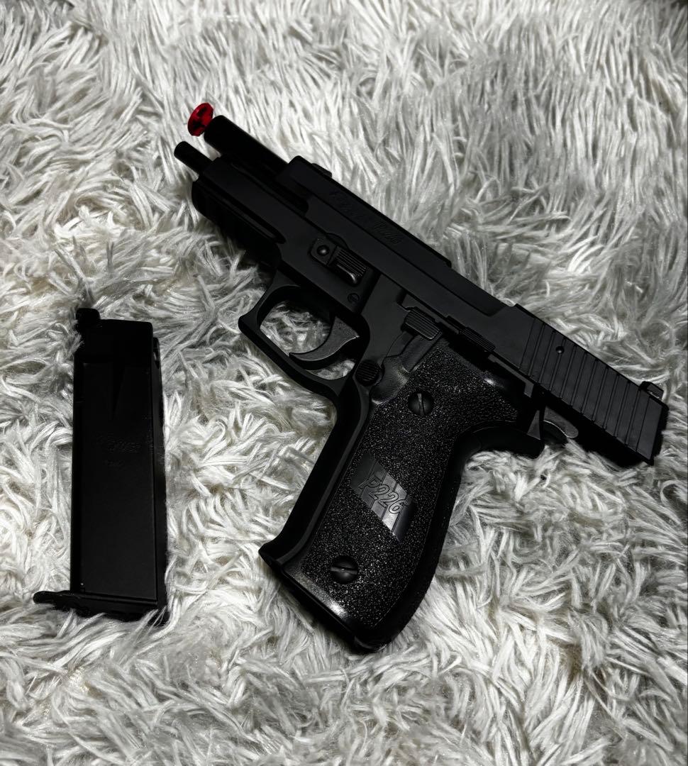 SIG SAUER P226 ハンドガン+ホルスター付