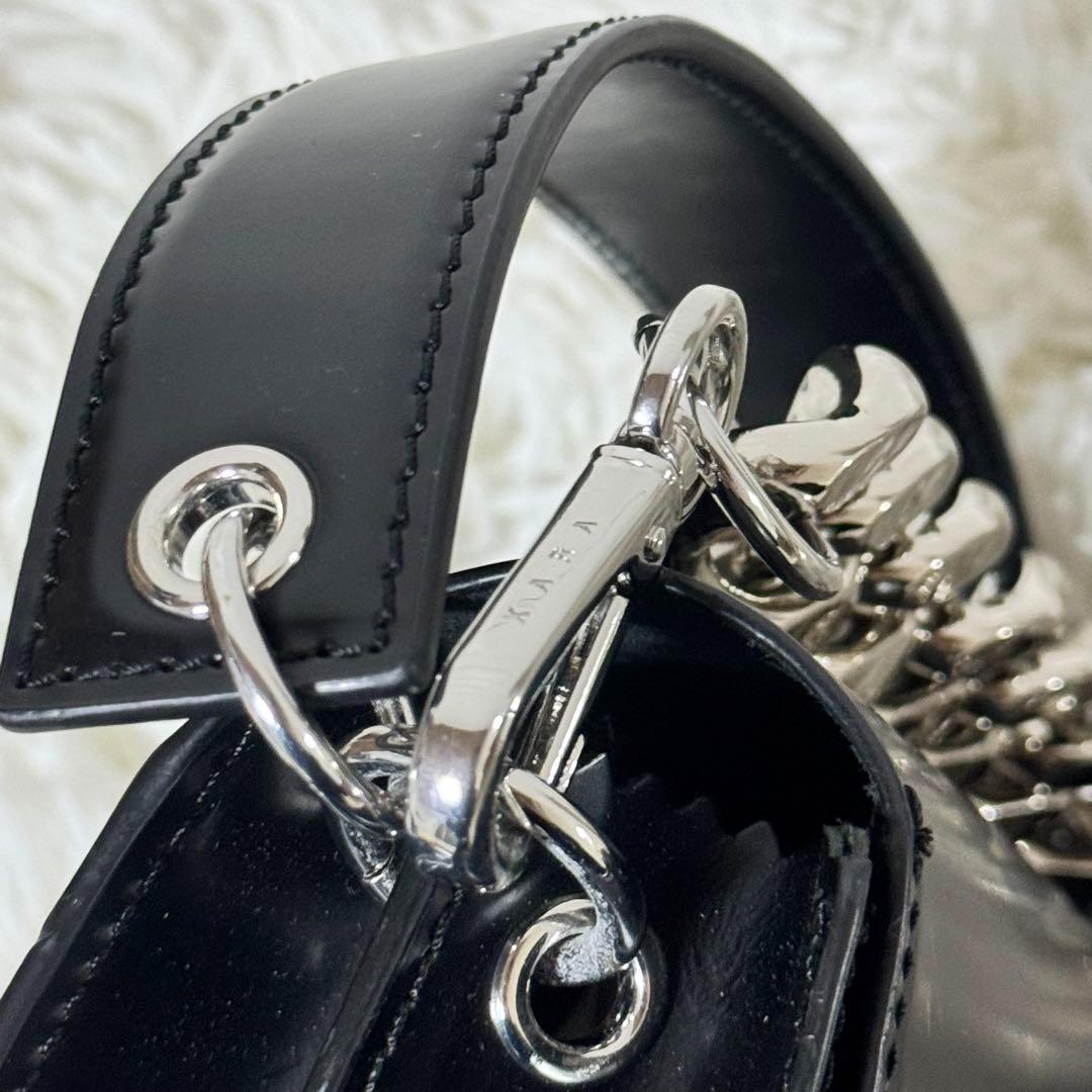 kara カラ　プラスターベビーピンチショルダーバッグ　チェーン　ブラック　黒色