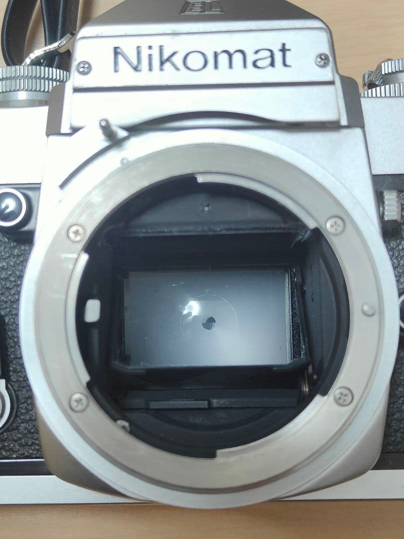 Nikomat EL フィルム一眼レフカメラ、 レンズ、ストロボ 3点セット