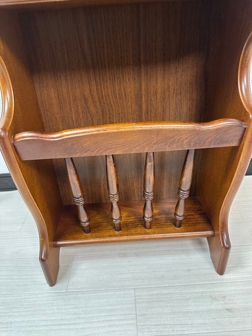 カリモク コロニアル マガジンラック サイドテーブル 飾り棚 花台 ※i4-2※