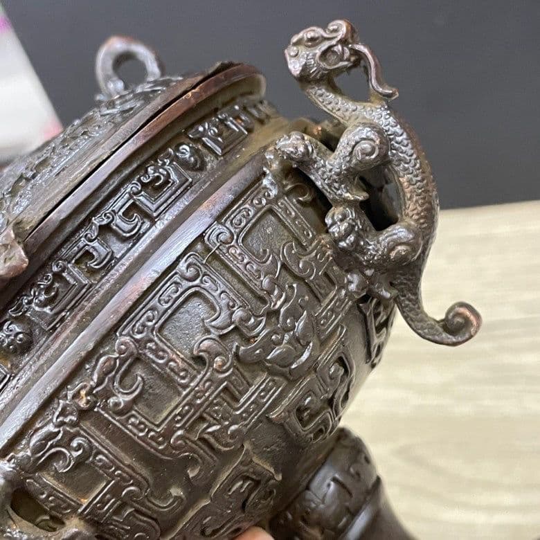 銅製 四獣樽蟠紋礼器 客間 玄関 書架 茶台 装飾品 現代工芸品 美術品 置物