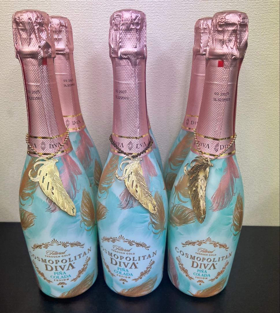 COSMOPOLITAN DIVA ピニャコラーダ 12本セット(羽12本付き