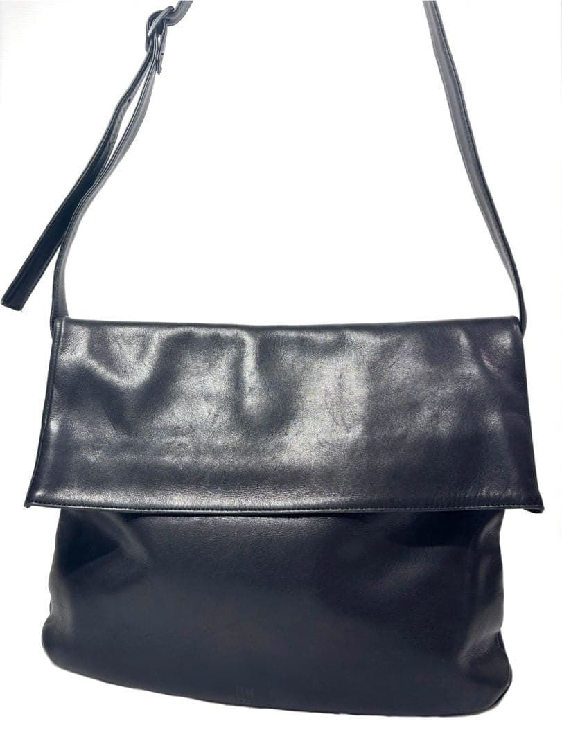 IM product（アイムプロダクト）イッセイミヤケ　レザー　ショルダーバッグ