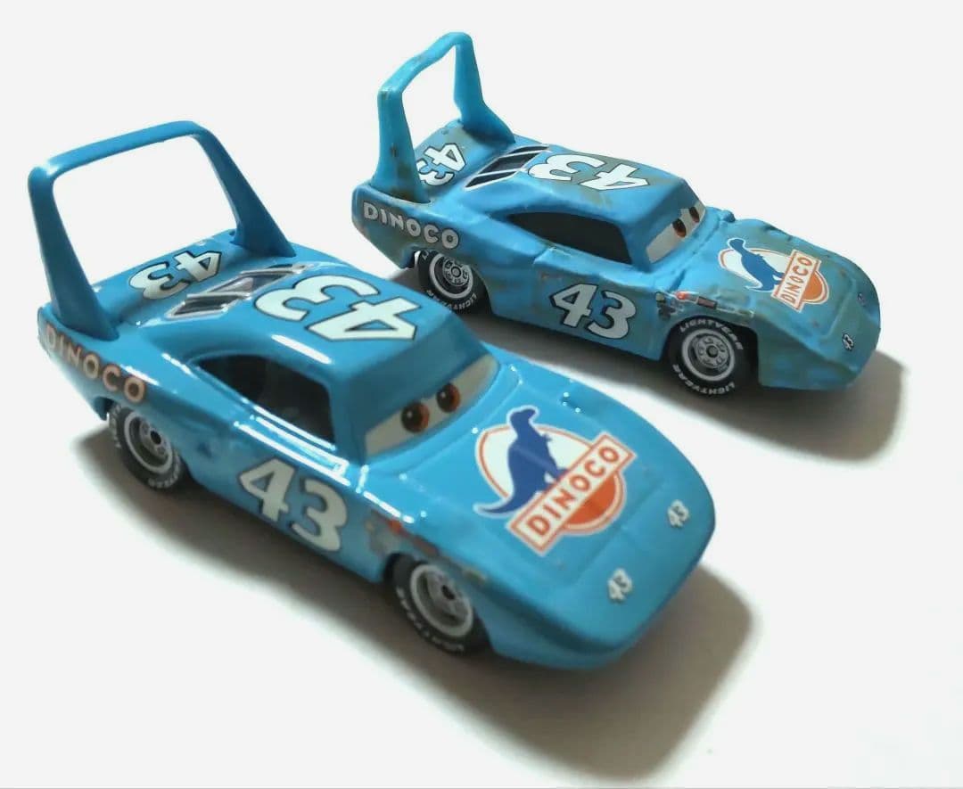 美品】マテル ディズニー Carsカーズ KING＆DAMAGED KING - メルカリ