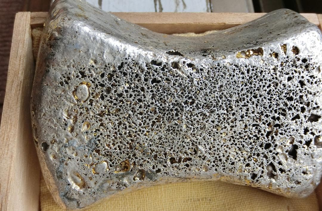 ウルトラレア！光沢あるゾイサイト結晶たち285ct