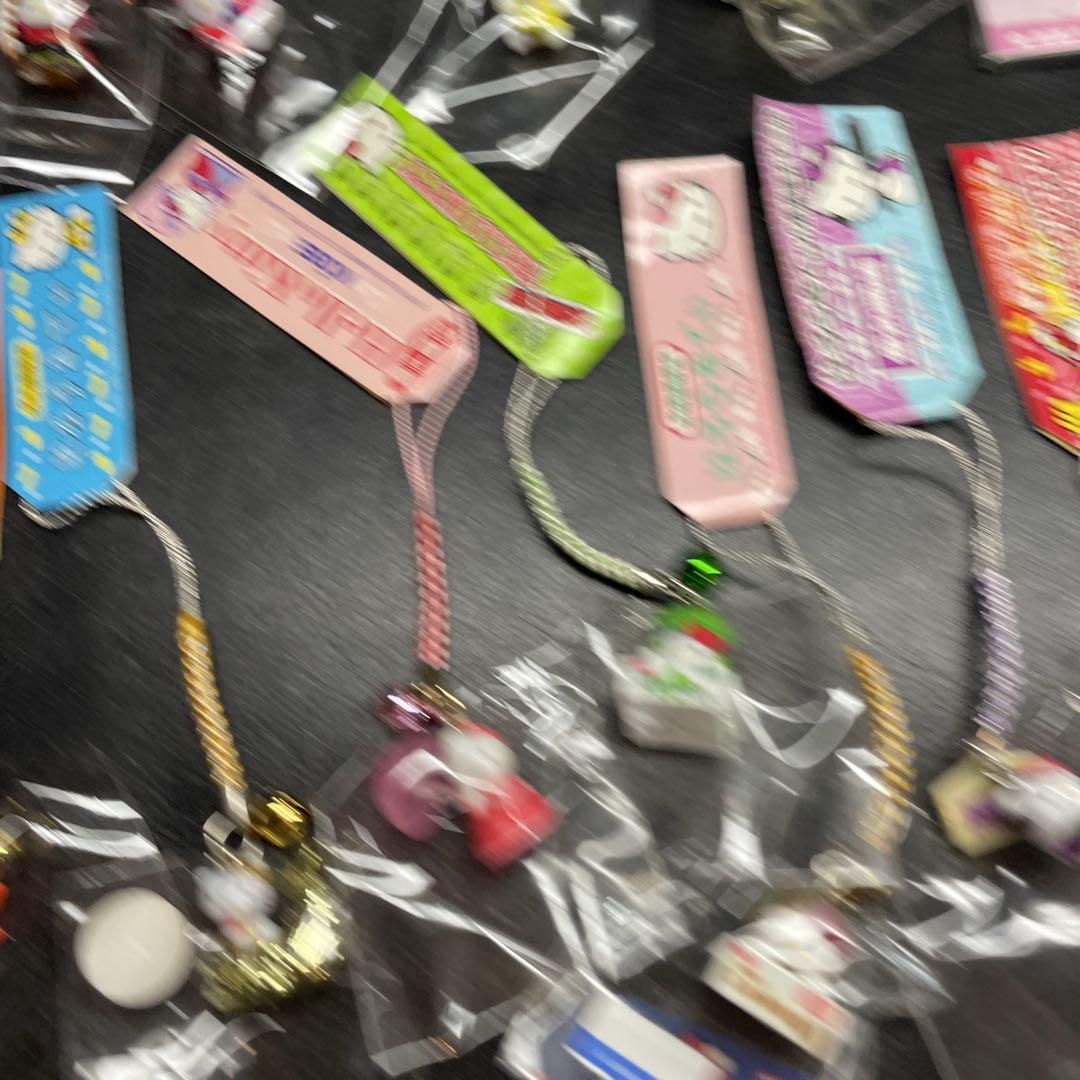 Sanrio ご当地キティ　計30個　根付け まとめ売り　ストラップ