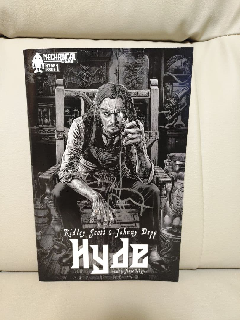 小*士様 ジョニー・デップの直筆サイン入コミック 2025東京コミコン