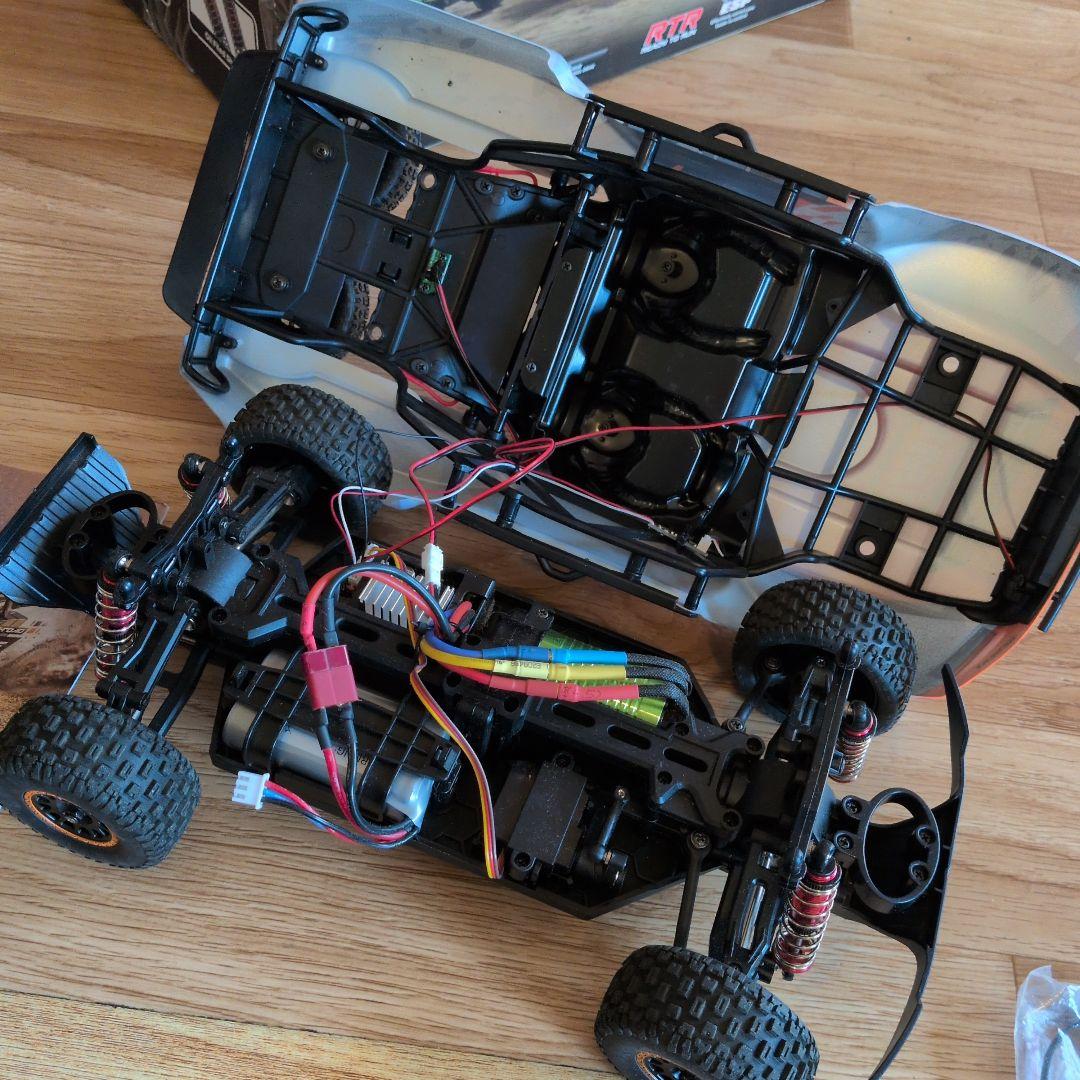 ブラシレス　ラジコン 4WD