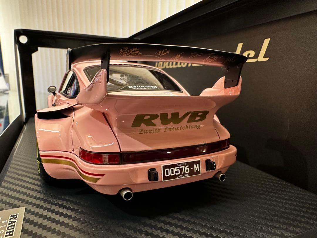 RWB930 Ignition Model 1/18 ピンク