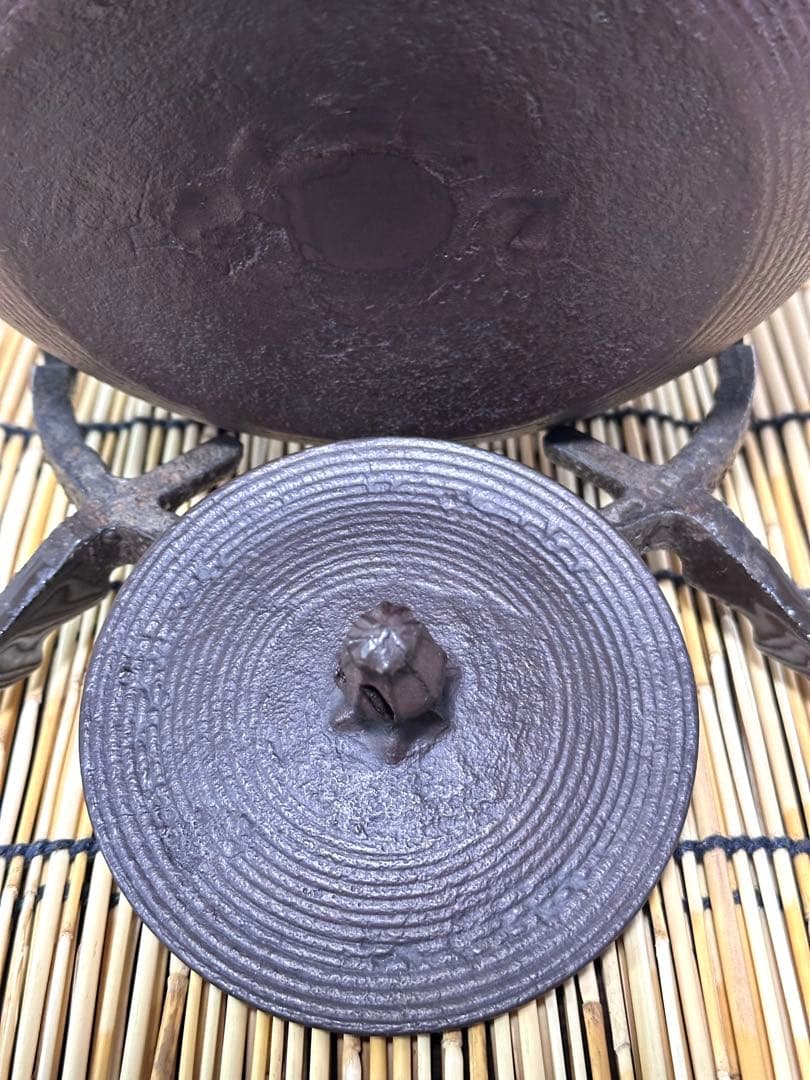 未使用品、供箱付　南部鉄器伝統工芸士　佐藤勝芳南部宝寿堂　姥口糸目　南部鉄瓶