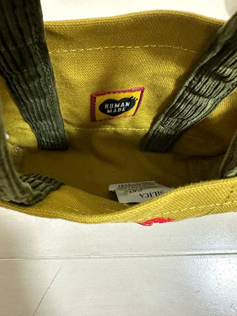 HUMAN MADE 小型バッグ カーキ・ベージュ