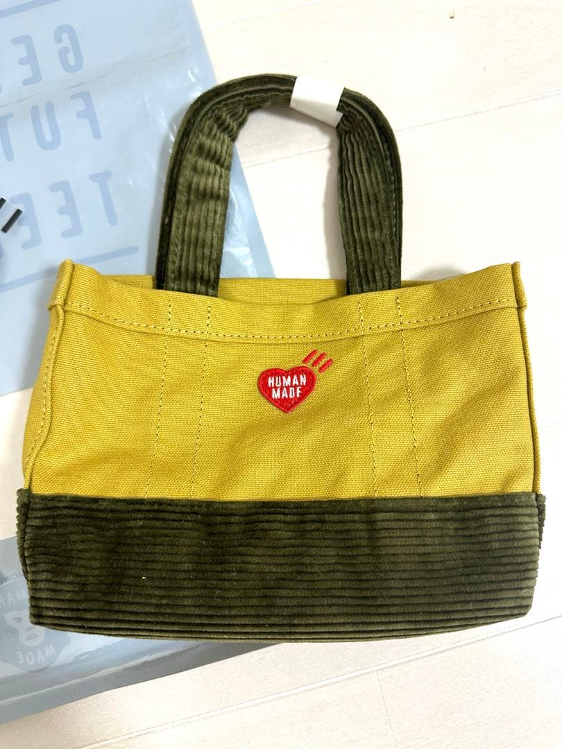 HUMAN MADE 小型バッグ カーキ・ベージュ