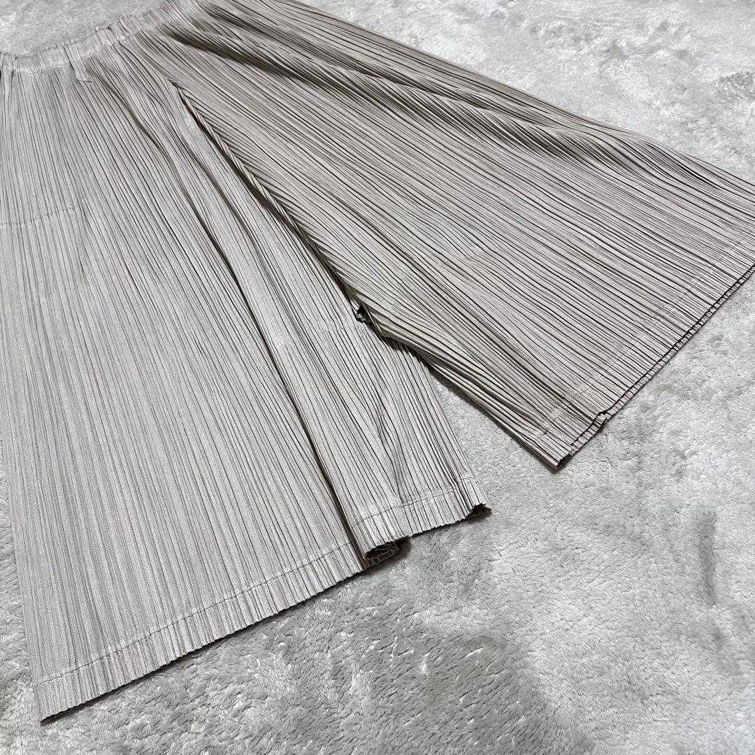 美品 イッセイミヤケ me プリーツ ワイドパンツ ガウチョFINE KNIT