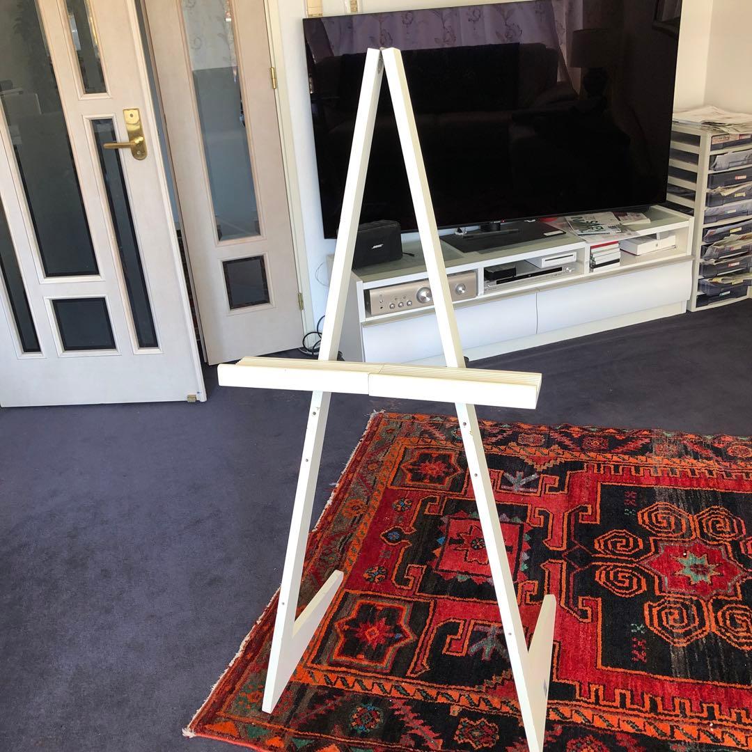 イーゼル　白　高さ135cm 横　cm