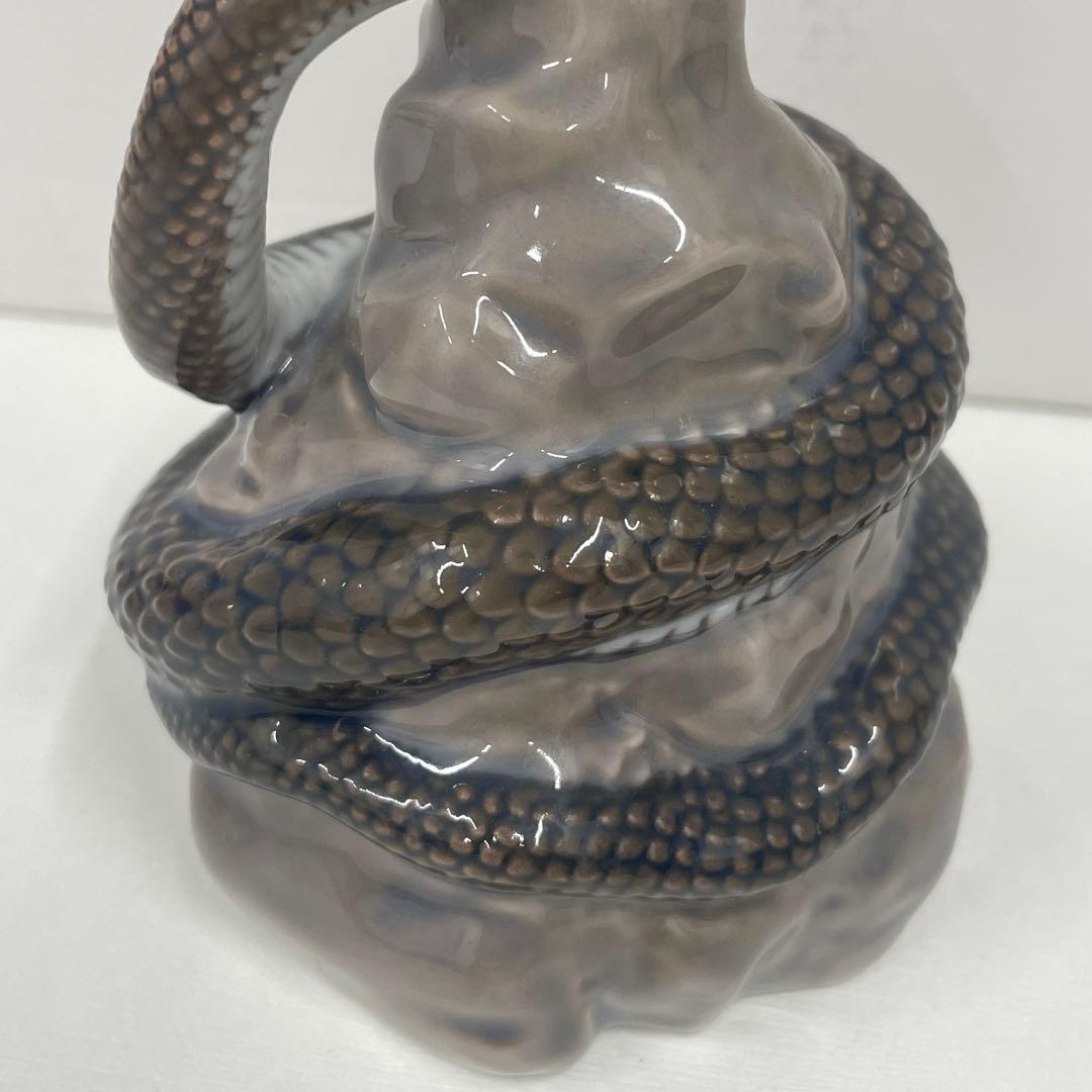 金色のコート 男性フィギュア 陶磁器