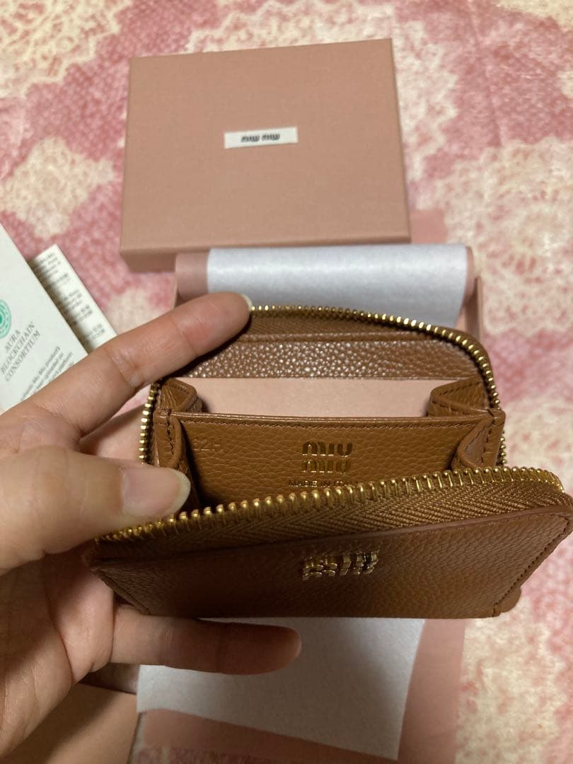 MIUMIU レザー　ケース　新品未使用