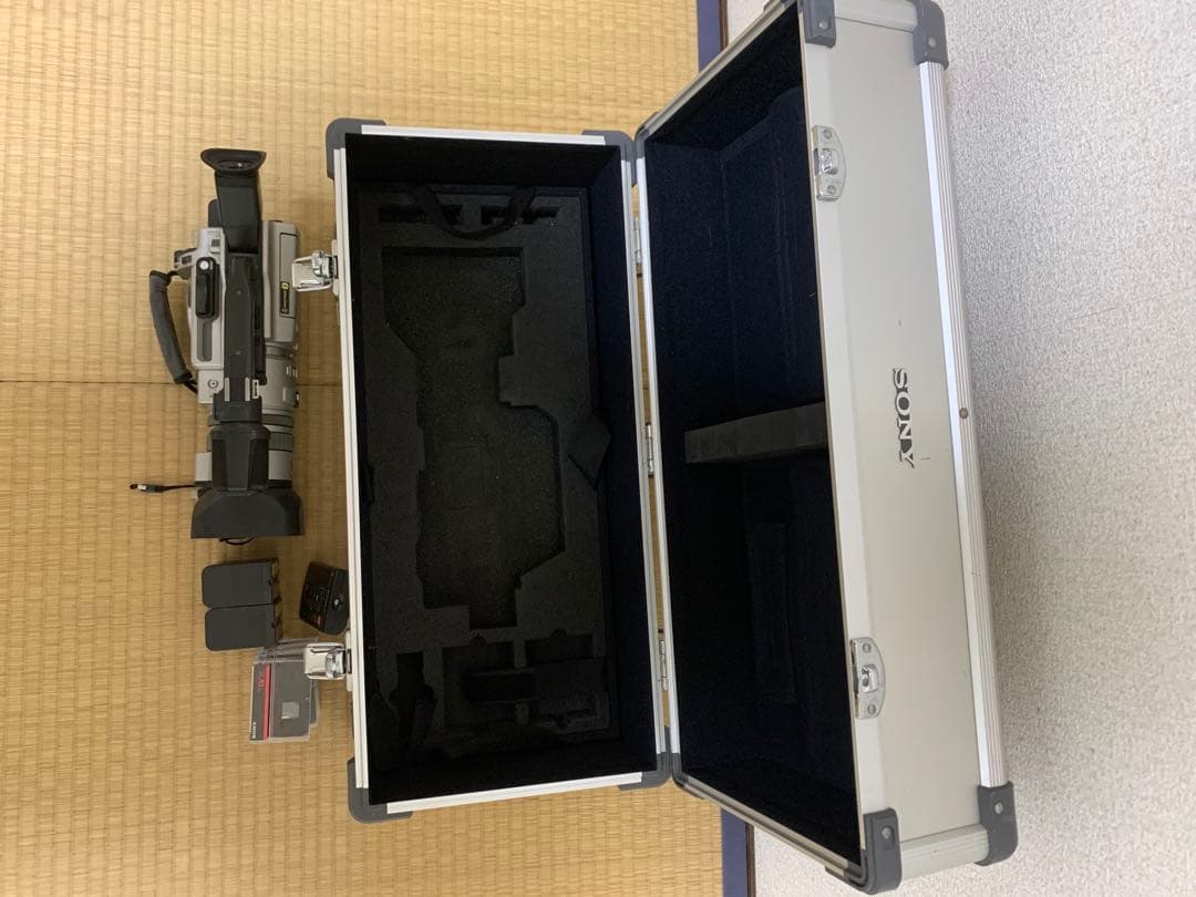 【動作OK】付属品多数　SONY　Handycam　DCR-VX2000