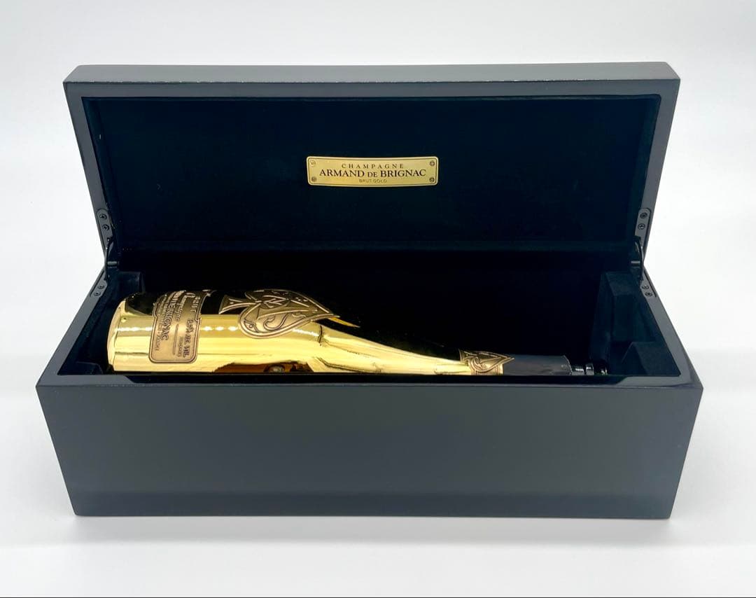 ARMAND DE BRIGNAC ゴールド 空瓶+ケースのセット - メルカリ