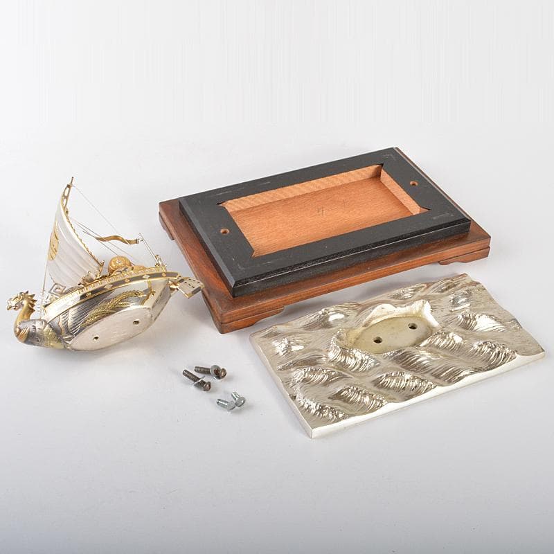 大阪尚美堂製 銀製 宝船 約287g 置物 ガラスケース付 F R6756B